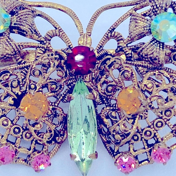 Vintage Brass Filigree And Rhinestone Butterfly Brooch Circa 40’s -60’s - Picture 4 of 7